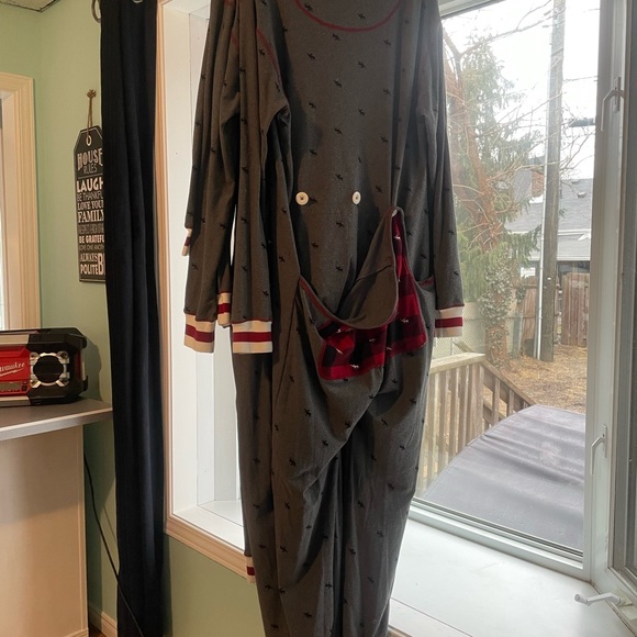 Fammy jammies - Picture 3 of 3